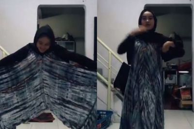 Wanita Ini Goyang TikTok Pakai Baju Aneh! Netizen Salah Fokus: Mau Pipis Begimane?