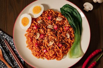 Kepengin Makan Mie Instan Yang Rasanya Enak dan Pedas? Coba Resep Berikut Ini