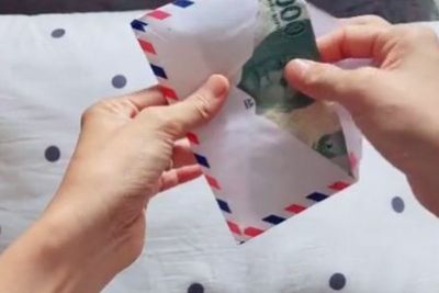Istri Buka Amplop Gaji Suami yang Seorang Guru, Jumlahnya Bikin Pilu