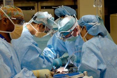 Berharap Dioperasi Dokter Terbaik, Nenek Ini Malah Tewas karena Dioperasi Satpam