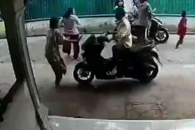 Miris, Cekcok Berebut Tanah Warisan, Adik Laki-Laki Tabrak Kakak Kandung dengan Motor Nmax