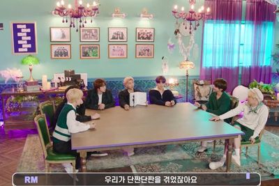 Cerita Member BTS yang Nama Fandom Mereka Nyaris Bukan ARMY
