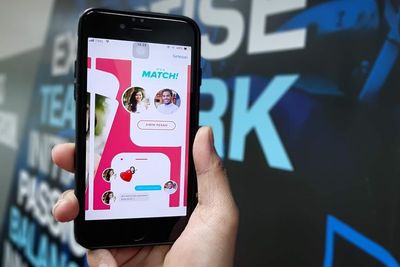 Wanita Ini Kehilangan Rp9,3 Miliar untuk Aplikasi Kencan Online yang Ternyata Penipu