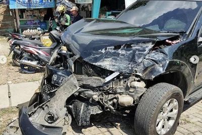 Merinding! Pajero Dihajar KRL di Jakbar Hingga Ringsek, Begini Kronologinya