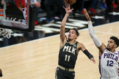 FOTO: Trae Young Pimpin Hawks Tundukkan Sixers 103-100