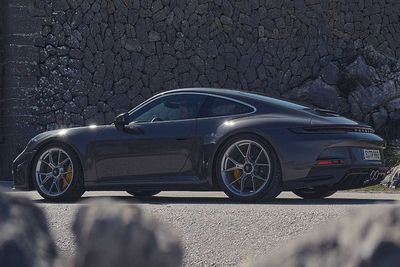 Porsche Ungkap Mobil 911 GT3 Touring 2022 dengan Tenaga 502 Horsepower