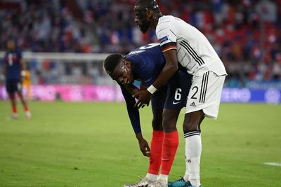 Rudiger Buka Suara Usai Dituduh Gigit Pogba: Harusnya Mulutku Tidak Dekat ke Punggungnya