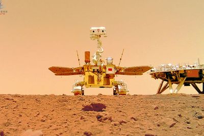 Penjelajah Zhurong Berhasil Mengirim Gambar Permukaan Mars ke Bumi