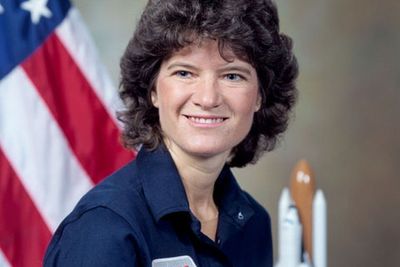 Peristiwa 18 Juni: Astronot Sally K. Ride Menjadi Wanita AS Pertama ke Luar Angkasa