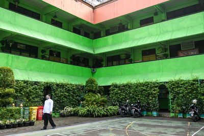 FOTO: Pemprov DKI Hentikan Sementara Uji Coba Sekolah Tatap Muka