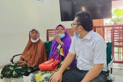 Nenek Halmah Buta Huruf Menangis Menang di Pengadilan, Ditipu Makelar Tanah Rp 1,1 Miliar