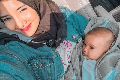 Potret Anak Zaskia Sungkar saat Rebahan Bikin Netizen Gemas, MasyaAllah Gembul Banget