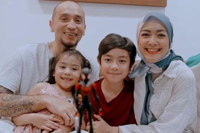 Gary Iskak Dirawat di RS karena Kanker Hati, Richa Novisha Beri Semangat: Ayah Pasti Bisa!