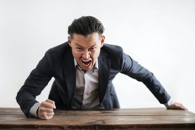 Penyebab Orang Jadi Nggak Sabaran dan Cara Melatihnya