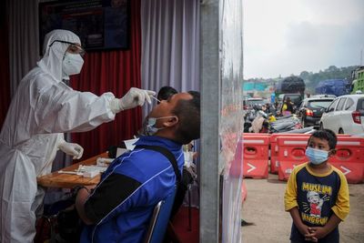 Kasus Covid-19 Kembali Melonjak, Indonesia Disebut Baru Alami Puncak Gelombang Pertama