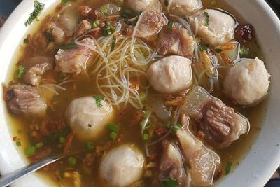 Cara Mudah Membuat Mie Bakso Kikil