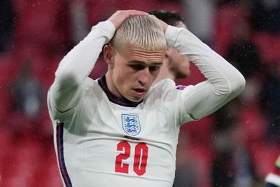 Phil Foden Sebut Skuad Inggris Setuju Warnai Rambut Jadi Pirang Jika Juara EURO 2020