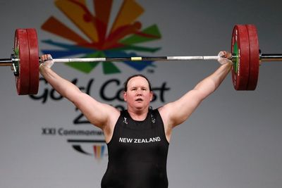 Laurel Hubbard Jadi Atlet Angkat Besi Transgender Pertama yang akan Tampil di Olimpiade