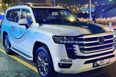 Baru Dirilis, Mobil Toyota Land Cruiser 300 Kini Sudah Dipakai Kepolisian Dubai