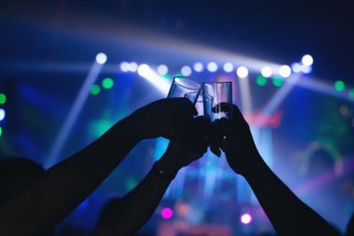 7 Kegiatan dengan Tingkat Penularan Virus Corona COVID-19 Paling Tinggi
