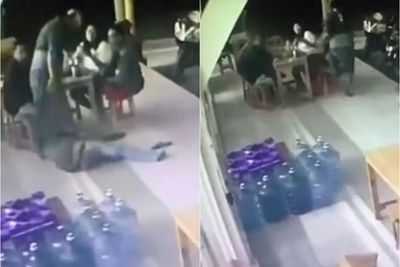 Viral, Bapak-bapak Terekam CCTV Pukuli Orang yang Lagi Nongkrong di Mahendra Kuliner Bali