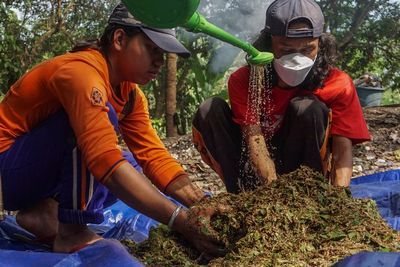FOTO: Produksi Pupuk Kompos Organik Bumdes