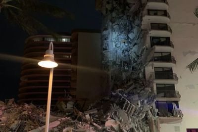 Gedung Apartemen di Florida Runtuh, Warga: Seperti Ada Gempa Bumi