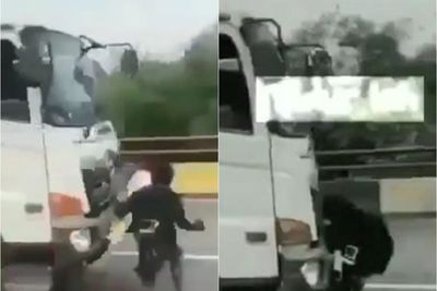 Detik-detik Bocah Tertabrak saat Hadang Truk di Jalan Raya, Netizen: Beban Orang Tua