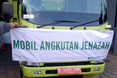 Jenazah COVID-19 DKI Diangkut Truk karena Ambulans Sudah Kewalahan