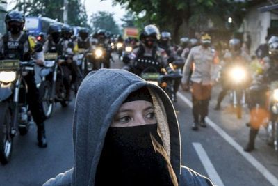 Ricuh saat Sidang Rizieq Shihab, Motor Polisi Sempat Dibuang ke Sungai