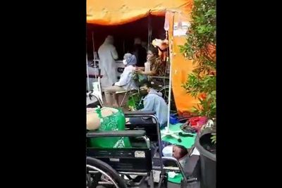 Viral Video RSUD Bekasi Penuh, Pasien Diduga Covid-19 Tergeletak di Jalan