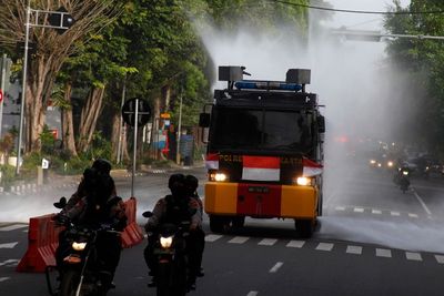 FOTO: Penyemprotan Disinfektan di Kota Solo