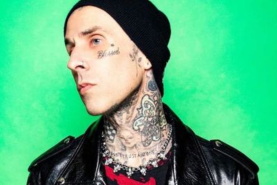 Travis Barker Dirawat di Rumah Sakit Akibat Penyakit Pankreatitis