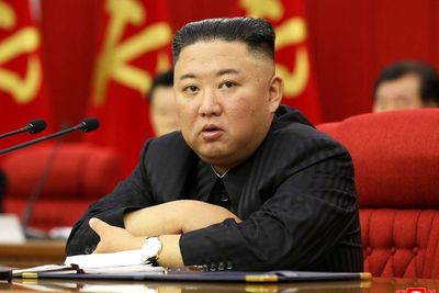 Warga Korea Utara Menangis Melihat Kim Jong-un karena Berat Badannya Turun