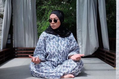 Aria Baron Meninggal, Melly Goeslaw Kenang Momen saat Saling Ledek Perut Besar