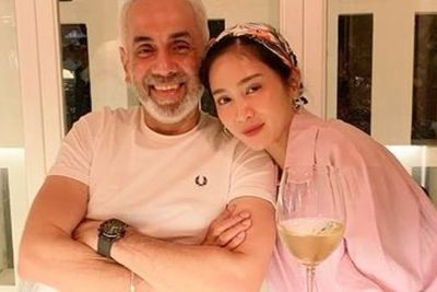 Bunga Zainal Berang saat Suami Diejek Kakek Bau Tanah : Kupanggil Kau Cewek Remang-remang
