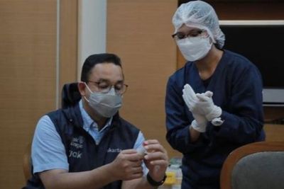 Anies Kerahkan PNS dari Berbagai Dinas Bantu Tangani Covid-19 di Rumah Sakit