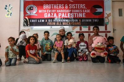 Ebit Lew Sewa Dua Rumah untuk Korban Bom di Palestina & Tawarkan Kelas untuk Anak-anak