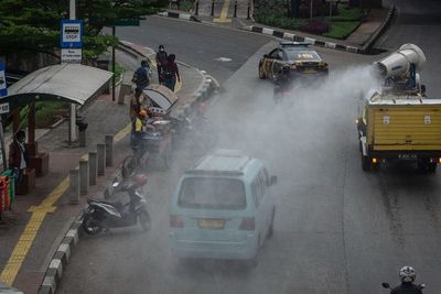 FOTO: Penyemprotan Massal Disinfektan di Wilayah Jakarta Utara