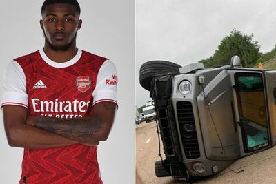 Bek Arsenal Maitland-Niles Alami Kecelakaan, Mobilnya Terbalik di Jalan Tol London