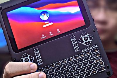 YouTuber Ini Rakit Mini PC yang Bisa Jalankan Sistem Operasi macOS Big Sur!