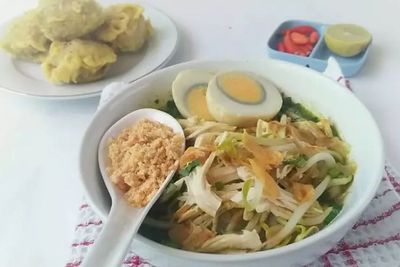 Enaknya Soto Ayam Ambengan Yang Rasanya Buat Susah Berpaling