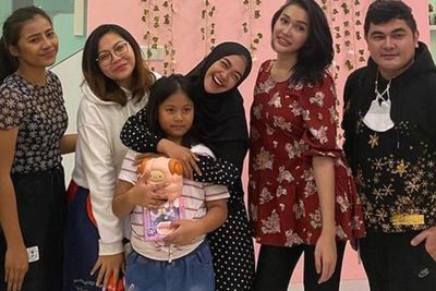 Foto Bareng Ria Ricis, Penampilan Lucinta Luna Curi Perhatian: Cantiknya, Keibuan
