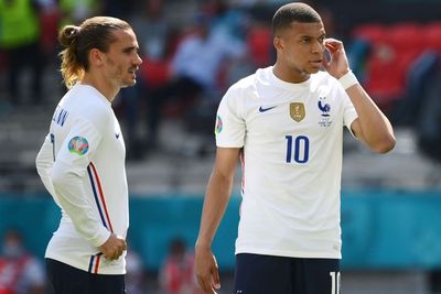 Rumor Perselisihan di Skuad Prancis, Mbappe Cemburu Sama Griezmann Gegara Tendangan Bebas