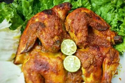 Mau Masak Ayam Panggang Bumbu Rujak? Berikut Ini Resepnya