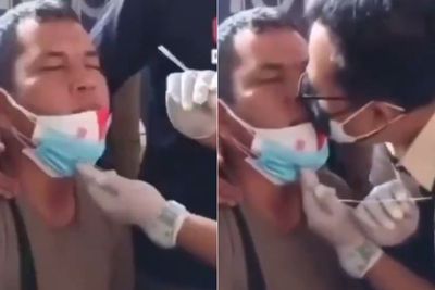 Tutup Mata Bersiap Diswab, Pria Ini Malah Dicium Nakes Pria