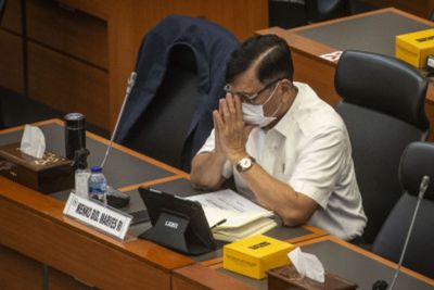 Menko Luhut Panjaitan Perkirakan Masa Kritis Covid-19 Terus Berlangsung Dalam 2 Minggu