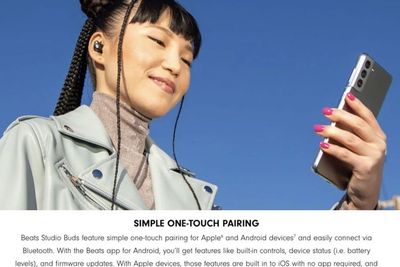 Apple Gunakan Samsung Galaxy S21 untuk Iklankan Beats Studio Buds Terbaru!