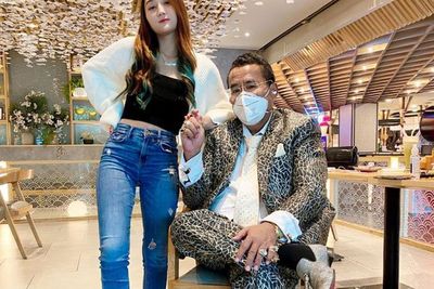 Hotman Paris Serius Lihat Kelincahan Sandrina Jaipongan, Baju yang Dipakai Jadi Sorotan