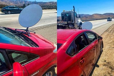 Pengemudi Toyota Ini Bawa Parabola Starlink di Mobil, Katanya Biar Bisa Internet!